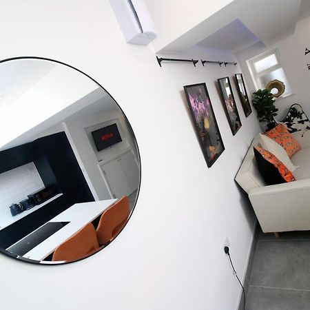 New Spacious 2 Bed Getaway - Private Courtyard! - Underfloor Heating Cardiff Extérieur photo