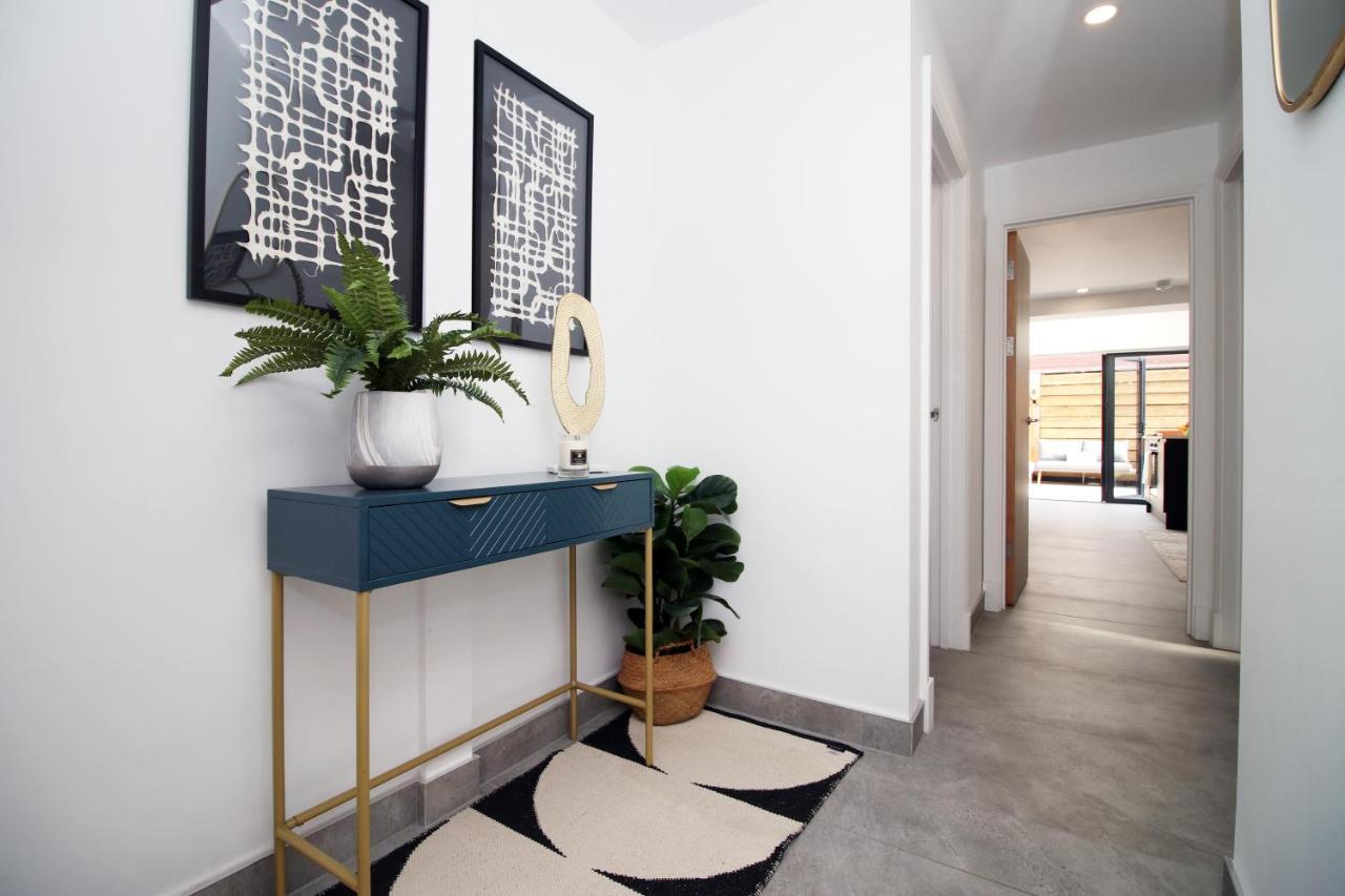 New Spacious 2 Bed Getaway - Private Courtyard! - Underfloor Heating Cardiff Extérieur photo