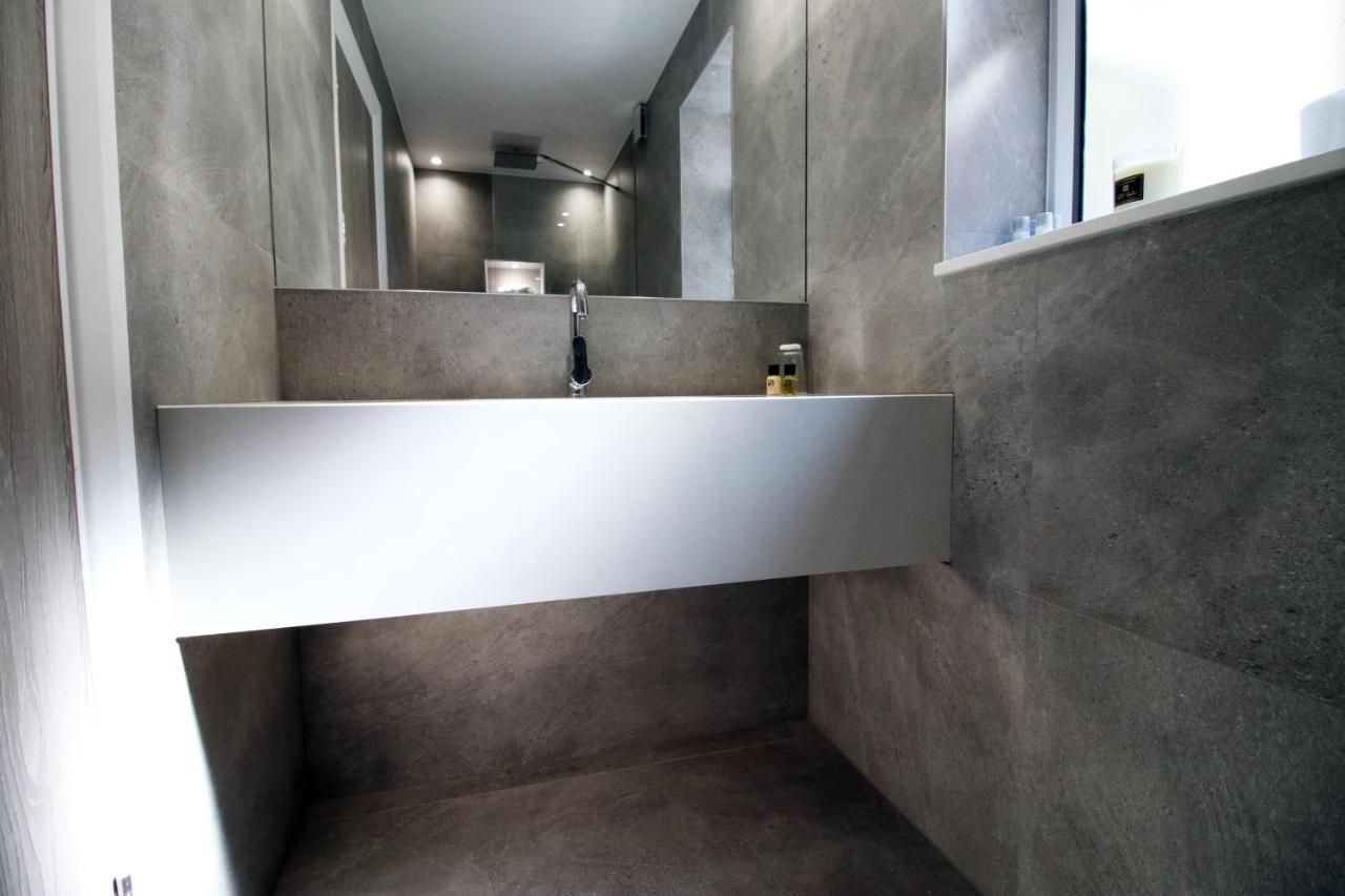 New Spacious 2 Bed Getaway - Private Courtyard! - Underfloor Heating Cardiff Extérieur photo