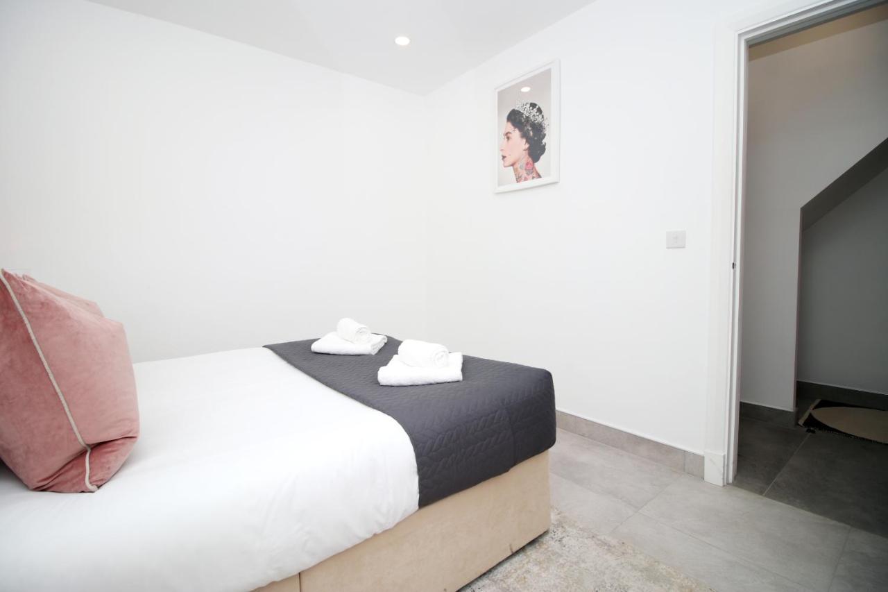 New Spacious 2 Bed Getaway - Private Courtyard! - Underfloor Heating Cardiff Extérieur photo