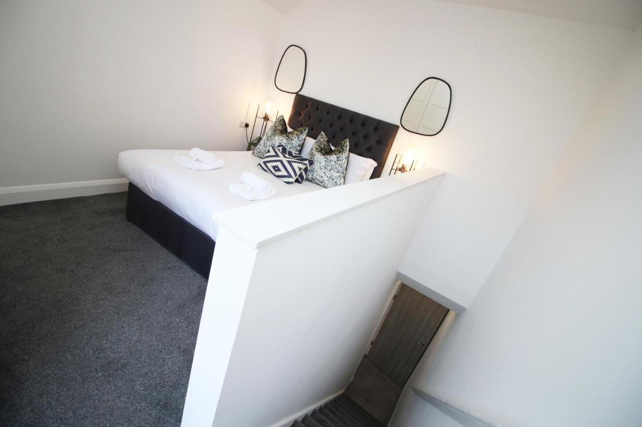 New Spacious 2 Bed Getaway - Private Courtyard! - Underfloor Heating Cardiff Extérieur photo